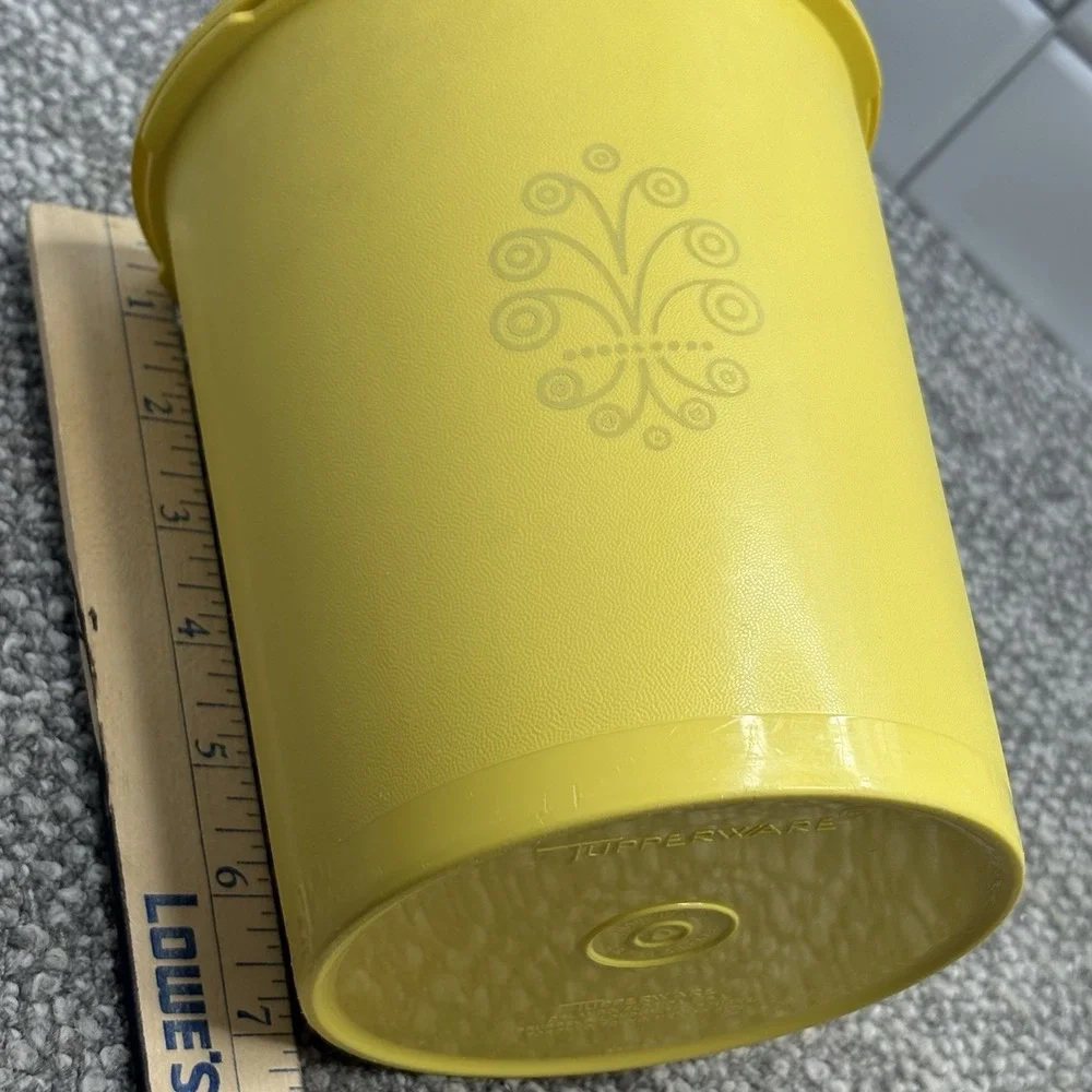 Vintage 1970's Tupperware Yellow Round Nesting‎ Canister 7 In Tall